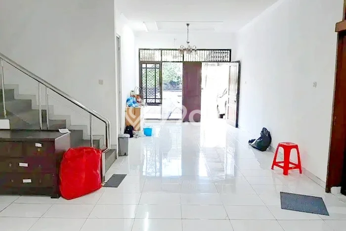 Rumah Disewakan Jakarta Barat LT 200m2 LB 250m2 Area Intercon Rumah Disewakan Jakarta Barat LT 200m2 LB 250m2 Area Intercon