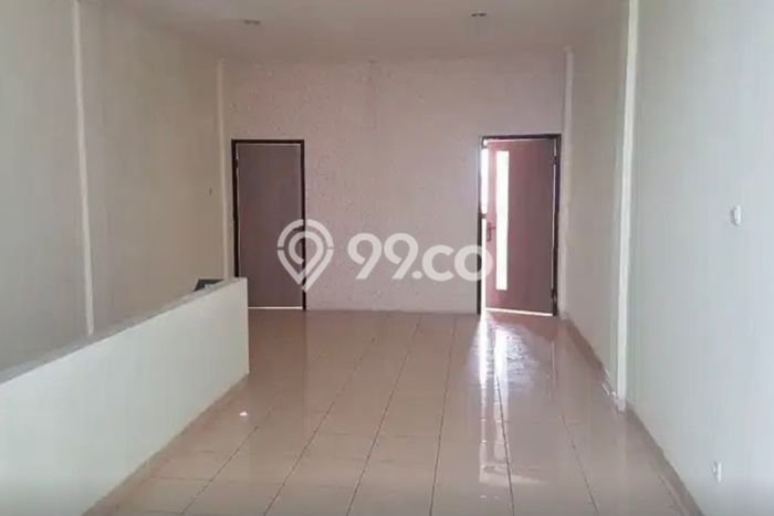 Ruko Dijual di Jakarta Barat LT 120m2 & LB 360m2 Lokasi Terbaik! Ruko Dijual di Jakarta Barat LT 120m2 & LB 360m2 Lokasi Terbaik!