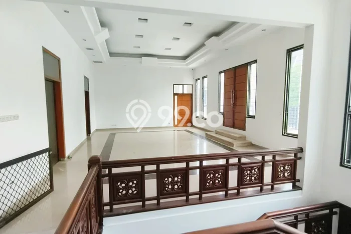 Rumah Disewakan Jakarta Barat LT 352m2 LB 500m2 Area Tanjung Duren Rumah Disewakan Jakarta Barat LT 352m2 LB 500m2 Area Tanjung Duren