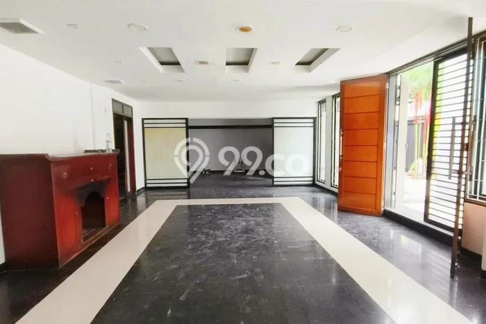 Rumah Disewakan Jakarta Barat LT 352m2 LB 500m2 Area Tanjung Duren Rumah Disewakan Jakarta Barat LT 352m2 LB 500m2 Area Tanjung Duren