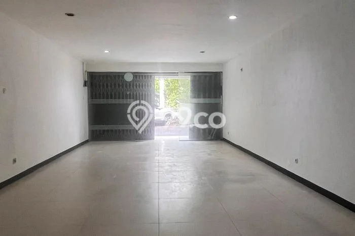 Ruko untuk Disewa di Pusat Jakarta Utara Luas Bangunan 250m2 Ruko untuk Disewa di Pusat Jakarta Utara Luas Bangunan 250m2
