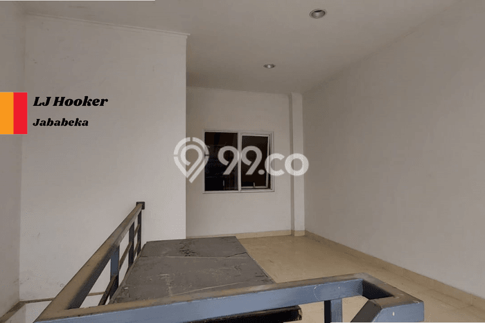 KAWASAN KOMERSIAL! Gudang For Rent di Jababeka, Luas 147m², Jalan Strategis KAWASAN KOMERSIAL! Gudang For Rent di Jababeka, Luas 147m², Jalan Strategis