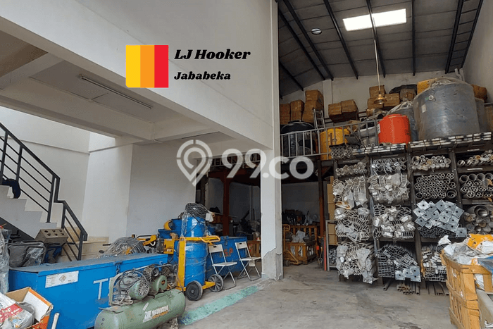 KAWASAN KOMERSIAL! Gudang For Rent di Jababeka, Luas 147m², Jalan Strategis KAWASAN KOMERSIAL! Gudang For Rent di Jababeka, Luas 147m², Jalan Strategis