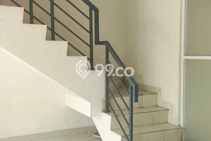 Disewakan Gudang di Kawasan Ramai Jababeka Luas 120m2 Disewakan Gudang di Kawasan Ramai Jababeka Luas 120m2