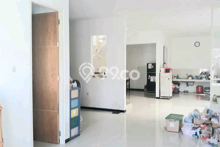 Ready to Use! Premium House LT 209m2 Desain Modern di Kutisari Ready to Use! Premium House LT 209m2 Desain Modern di Kutisari