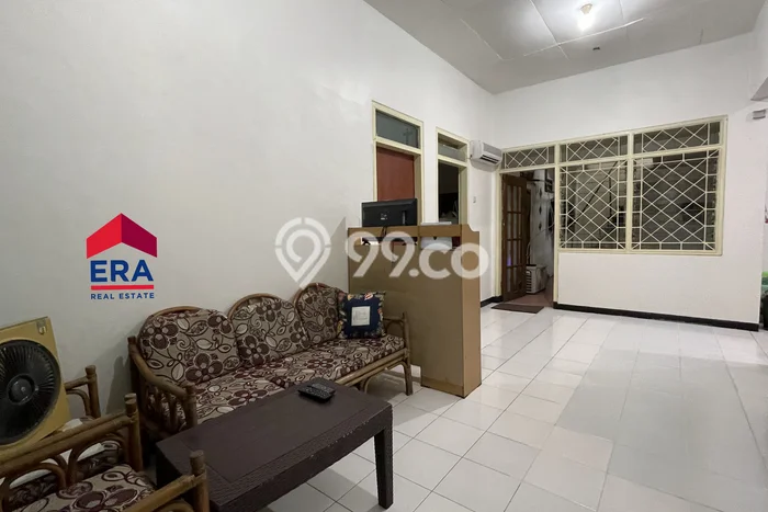 Dijual Cepat Rumah Bagus Siap Huni LB 110m2 di Wiyung, Surabaya Dijual Cepat Rumah Bagus Siap Huni LB 110m2 di Wiyung, Surabaya
