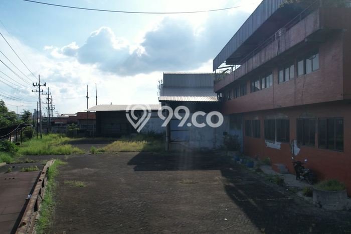 Area Ramai! Pabrik Dijual di Sidoarjo untuk Bisnis Luas Bangunan 7500m2 Area Ramai! Pabrik Dijual di Sidoarjo untuk Bisnis Luas Bangunan 7500m2