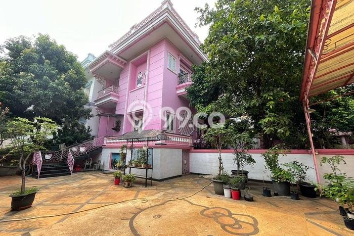 Rumah Elit Modern Tanpa Renovasi di Pantai Indah Kapuk Jakarta Utara Rumah Elit Modern Tanpa Renovasi di Pantai Indah Kapuk Jakarta Utara