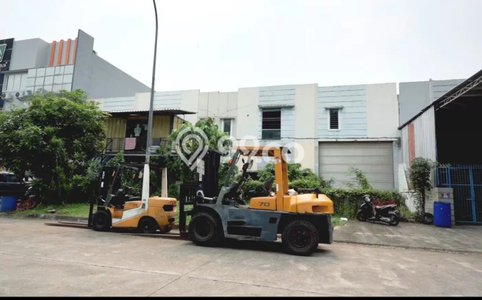 Untuk Dijual! Gudang di BSD Tangerang LT 180m2 / LB 171m2 Kawasan Strategis Untuk Dijual! Gudang di BSD Tangerang LT 180m2 / LB 171m2 Kawasan Strategis