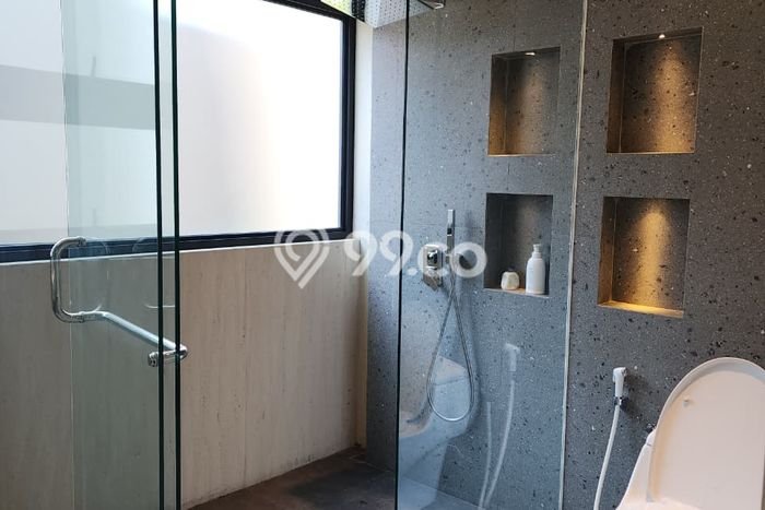 Rumah Luxury Modern Tanpa Renovasi di Sukomanunggal Surabaya Rumah Luxury Modern Tanpa Renovasi di Sukomanunggal Surabaya