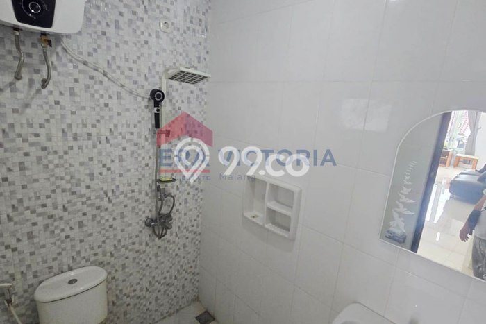 Lokasi strategis! Rumah siap huni disewakan di Blimbing LB 80m2 Lokasi strategis! Rumah siap huni disewakan di Blimbing LB 80m2
