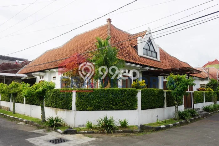 Rumah Eksklusif Siap Huni LT 537m2 di Sulfat, Malang Rumah Eksklusif Siap Huni LT 537m2 di Sulfat, Malang