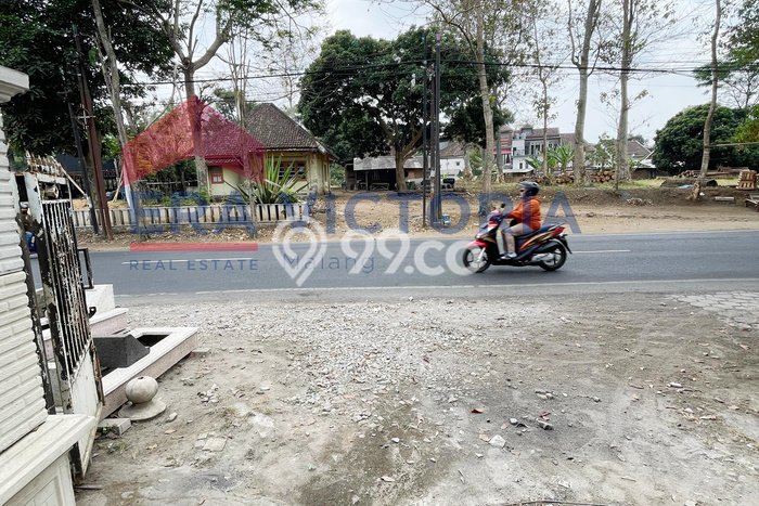 Area Ramai! Ruko Dijual di Karangploso untuk Bisnis Luas Bangunan 200m2 Area Ramai! Ruko Dijual di Karangploso untuk Bisnis Luas Bangunan 200m2