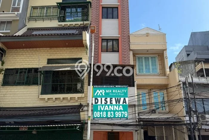 Ruko Disewa di Jakarta Barat dengan LB 684m2 Area Komersial Ramai Ruko Disewa di Jakarta Barat dengan LB 684m2 Area Komersial Ramai