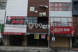 Ruko di Manyar, Luas 300m², Area Komersial, Strategis Ruko di Manyar, Luas 300m², Area Komersial, Strategis