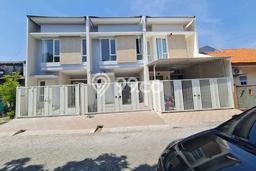 Rumah Strategis Modern Lb 82m2 di Rungkut, Surabaya Rumah Strategis Modern Lb 82m2 di Rungkut, Surabaya