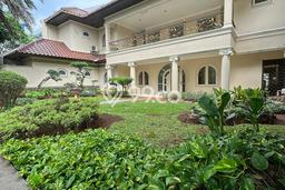 Rumah Elit LB 700m2 Siap Huni Desain Elegan di Kemang, Jakarta Selatan Rumah Elit LB 700m2 Siap Huni Desain Elegan di Kemang, Jakarta Selatan