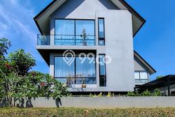 Dijual Rumah Luas Elegan Dengan View Eksklusif di Lebak Bulus, Jakarta Selatan Dijual Rumah Luas Elegan Dengan View Eksklusif di Lebak Bulus, Jakarta Selatan