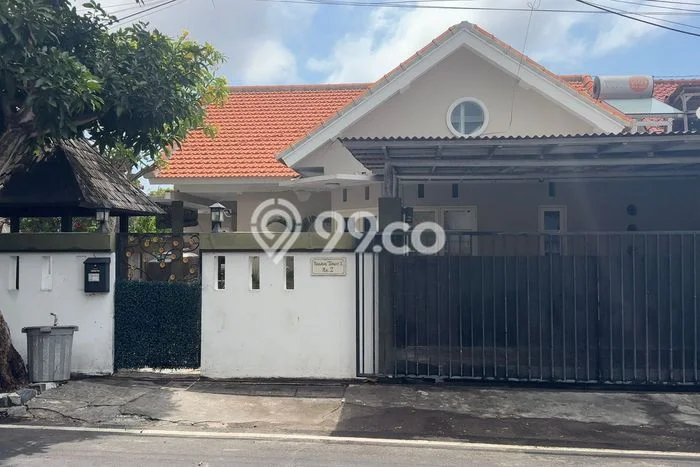 Rumah Modern 3 KT LT 200m2 di Jimbaran Rumah Modern 3 KT LT 200m2 di Jimbaran