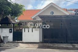 Rumah Modern 3 KT LT 200m2 di Jimbaran Rumah Modern 3 KT LT 200m2 di Jimbaran