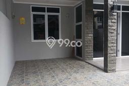 Rumah 1 1/4 lantai Full Renovasi total rapi siap huni Rumah 1 1/4 lantai Full Renovasi total rapi siap huni