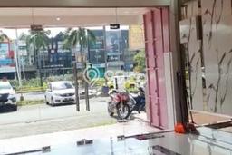 Disewakan Ruko 3 lantai di Boulevard Gading Serpong Tangerang Disewakan Ruko 3 lantai di Boulevard Gading Serpong Tangerang