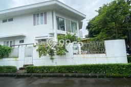 Hunian Elit LB 400m2 Siap Huni Desain Elegan di Bintaro, Tangerang Selatan Hunian Elit LB 400m2 Siap Huni Desain Elegan di Bintaro, Tangerang Selatan