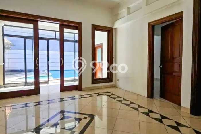 Dijual Rumah Luas Elegan Dengan View Cantik di Pondok Indah, Jakarta Selatan Dijual Rumah Luas Elegan Dengan View Cantik di Pondok Indah, Jakarta Selatan