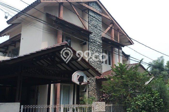Ready to Use! Premium House LT 331m2 Desain Elegan di Lebak Bulus Ready to Use! Premium House LT 331m2 Desain Elegan di Lebak Bulus