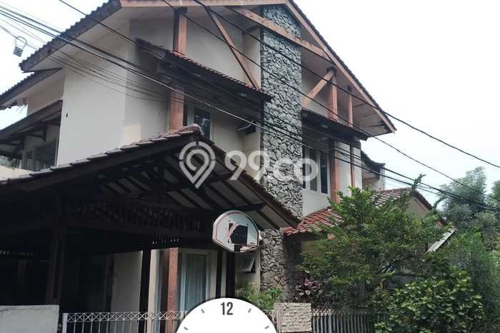 Ready to Use! Premium House LT 331m2 Desain Elegan di Lebak Bulus Ready to Use! Premium House LT 331m2 Desain Elegan di Lebak Bulus
