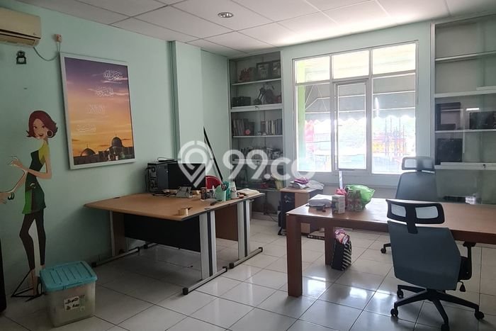 Ruko Disewa di Jakarta Selatan dengan LB 210m2 Area Komersial Ramai Ruko Disewa di Jakarta Selatan dengan LB 210m2 Area Komersial Ramai