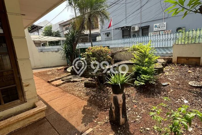 Rumah Tenang di , 3 KM, LT 258m2m² Bangunan 220m2m² Rumah Tenang di , 3 KM, LT 258m2m² Bangunan 220m2m²