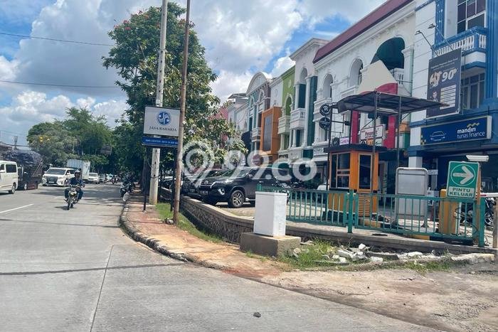 Ruko Dijual di Prime Area Jakarta Selatan Luas 210m2 Ruko Dijual di Prime Area Jakarta Selatan Luas 210m2