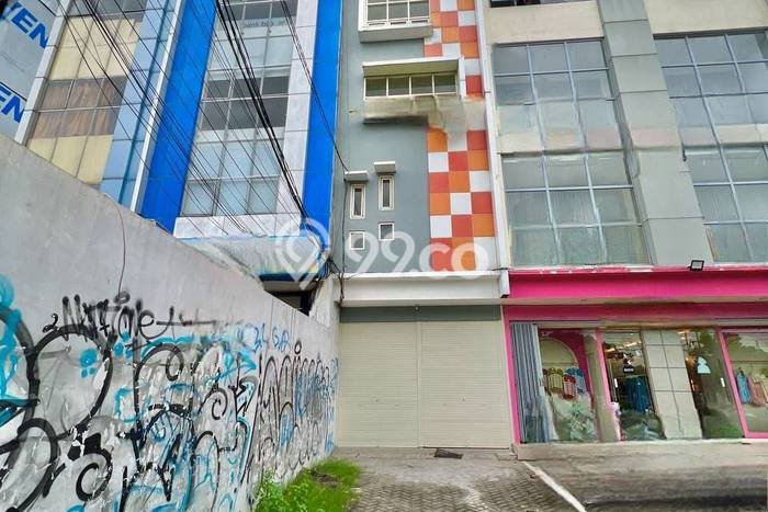 Disewakan Ruko di Rungkut Surabaya LT 90m2, LB 215m2 Disewakan Ruko di Rungkut Surabaya LT 90m2, LB 215m2