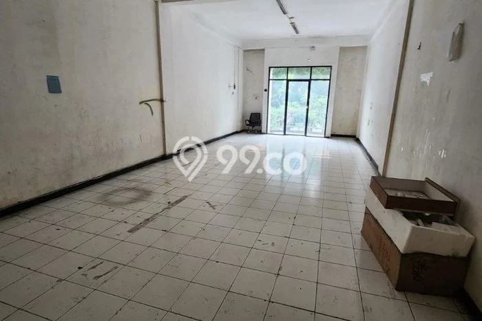 Ruko Disewa di Surabaya dengan LB 375m2 Area Komersial Ramai Ruko Disewa di Surabaya dengan LB 375m2 Area Komersial Ramai