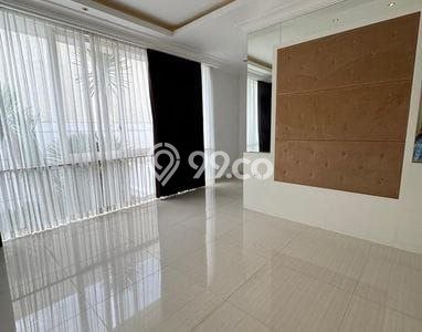 Rumah Disewakan Surabaya LT 264m2 LB 300m2 Kawasan Pakuwon Indah Rumah Disewakan Surabaya LT 264m2 LB 300m2 Kawasan Pakuwon Indah