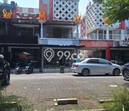 AREA BERKEMBANG! Ruko Disewakan Kawasan , Luas 180m2m², Siap Operasional AREA BERKEMBANG! Ruko Disewakan Kawasan , Luas 180m2m², Siap Operasional