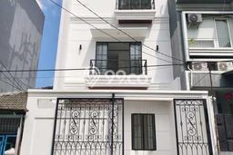 Ready to Use! Premium House LT 90m2 Desain Modern di Muara Karang Ready to Use! Premium House LT 90m2 Desain Modern di Muara Karang