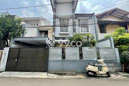 Siap Huni Hunian Elit 4 Kamar di Tebet Dekat ke Mana Pun Siap Huni Hunian Elit 4 Kamar di Tebet Dekat ke Mana Pun