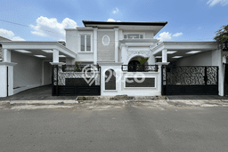 For Sale Rumah Mewah Exclusive di Tebet, Jakarta Selatan For Sale Rumah Mewah Exclusive di Tebet, Jakarta Selatan