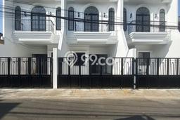 Rumah Luxury Modern Tanpa Renovasi di Cawang Jakarta Timur Rumah Luxury Modern Tanpa Renovasi di Cawang Jakarta Timur