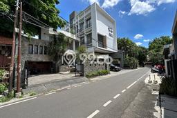 For Sale! Premium House LT 491m2 Desain Elegan di Bendungan Hilir For Sale! Premium House LT 491m2 Desain Elegan di Bendungan Hilir