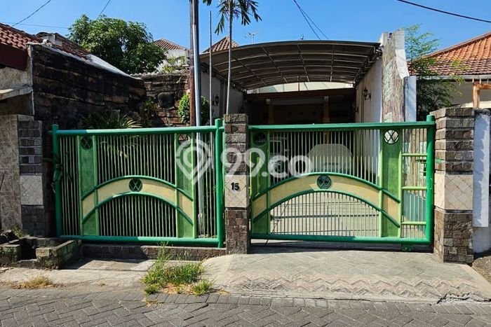 Jual Rumah Luas Elegan Dengan View Cantik di Panjang Jiwo, Surabaya Jual Rumah Luas Elegan Dengan View Cantik di Panjang Jiwo, Surabaya