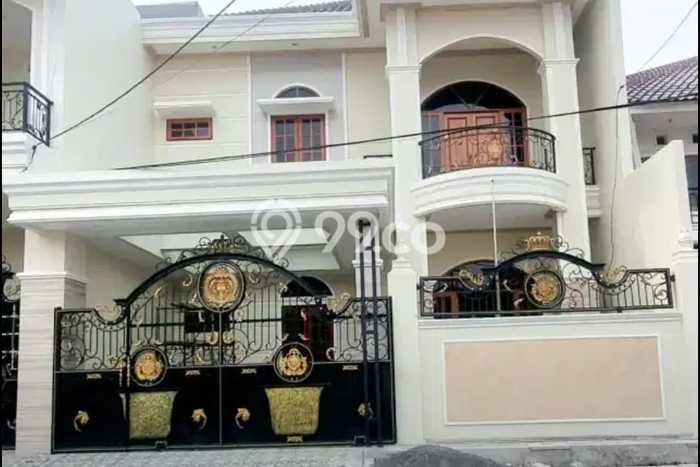 Rumah Luxury Modern Tanpa Renovasi di Manyar Surabaya Rumah Luxury Modern Tanpa Renovasi di Manyar Surabaya