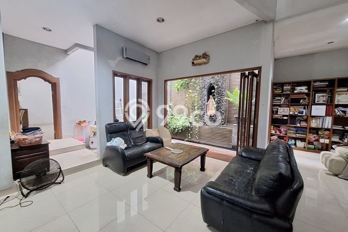 Rumah Mewah Dijual LT 233m2 di Kelapa Gading, Jakarta Utara Rumah Mewah Dijual LT 233m2 di Kelapa Gading, Jakarta Utara