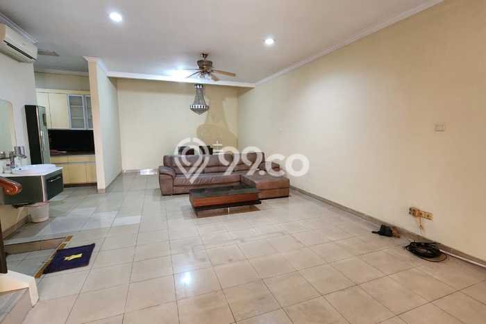 Siap Huni Rumah Mewah 3 Kamar di Kelapa Gading Dekat ke Mana Pun Siap Huni Rumah Mewah 3 Kamar di Kelapa Gading Dekat ke Mana Pun