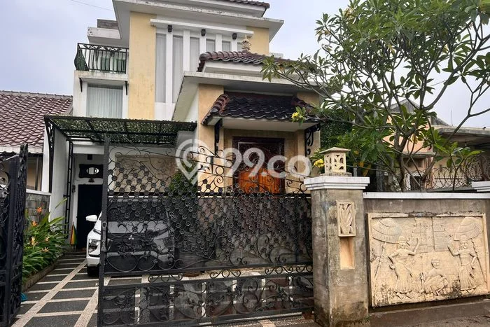 Rumah Nyaman 5 KT LB 300m2 Kondisi Bagus di Ciparigi Rumah Nyaman 5 KT LB 300m2 Kondisi Bagus di Ciparigi