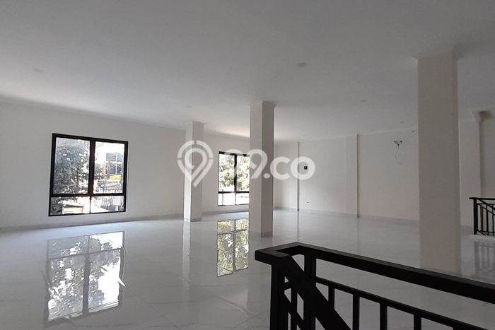 Ruko For Rent Kawasan Tajur, Luas 390m², Lokasi Premium, Siap Usaha Ruko For Rent Kawasan Tajur, Luas 390m², Lokasi Premium, Siap Usaha