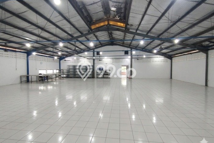 Gudang Disewa di Jakarta Barat dengan LB 1000m2 Area Komersial Ramai Gudang Disewa di Jakarta Barat dengan LB 1000m2 Area Komersial Ramai