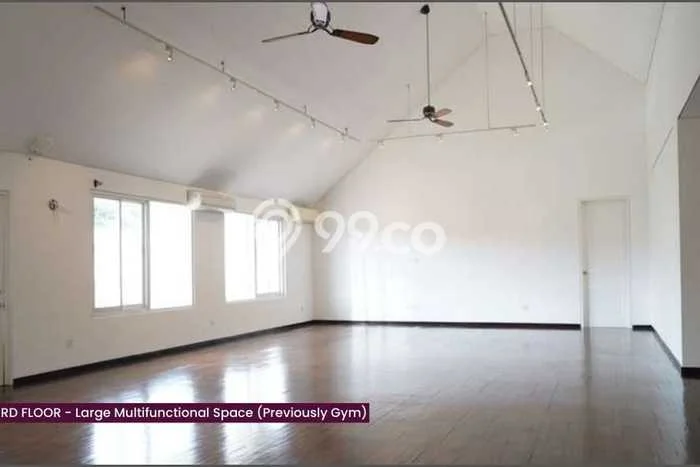 Disewakan Rumah Strategis LT 400m2 / LB 800m2 di Sudirman, Jakarta Selatan Disewakan Rumah Strategis LT 400m2 / LB 800m2 di Sudirman, Jakarta Selatan